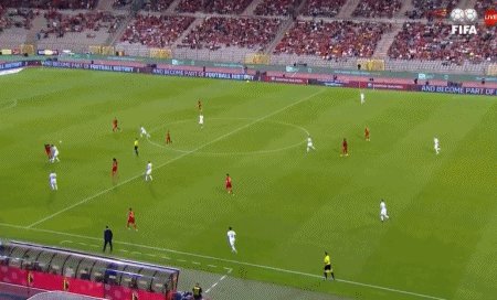 1630878500732028256.gif
